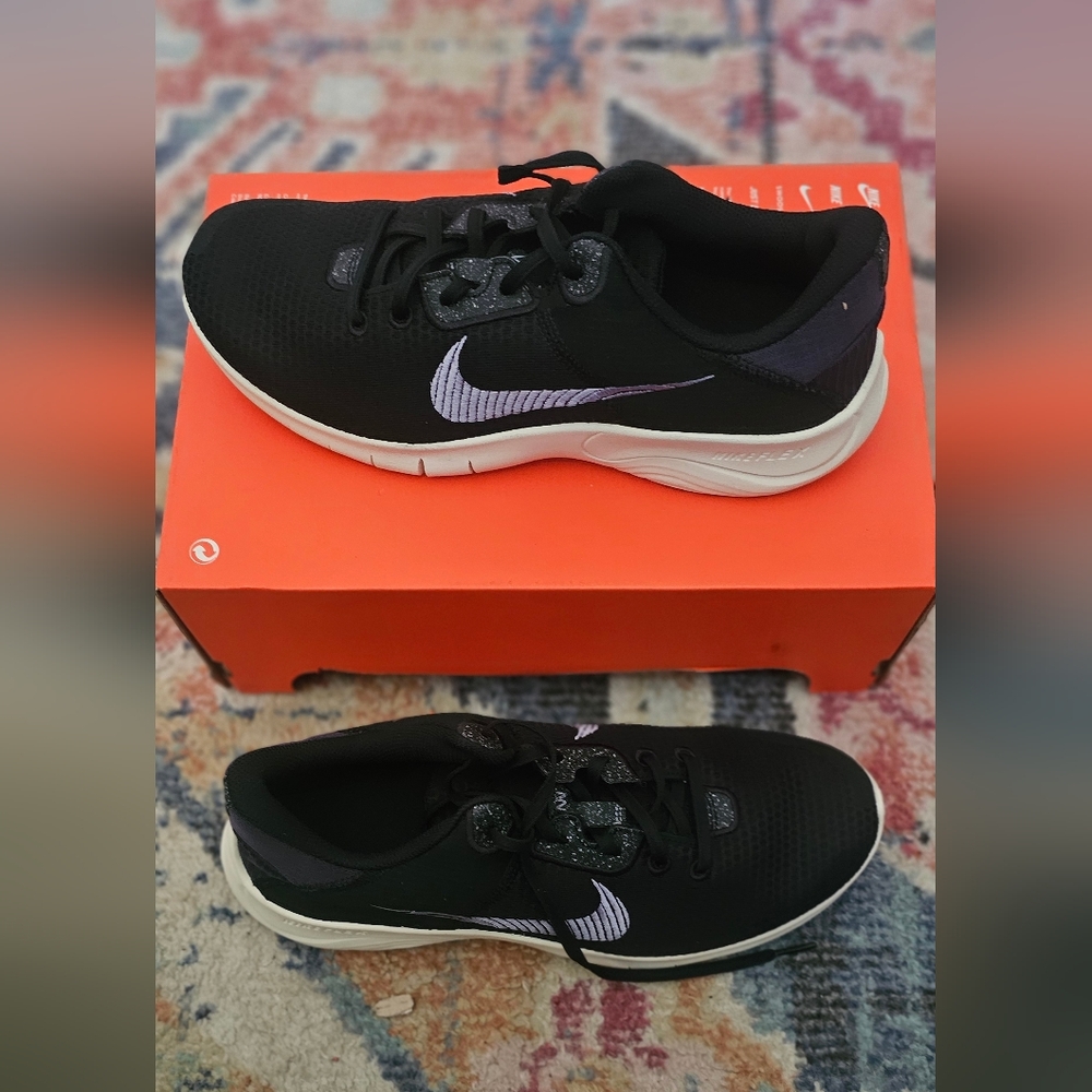Flex Experience  Rn 11 Men Run Size 10.5 Color Black
C10